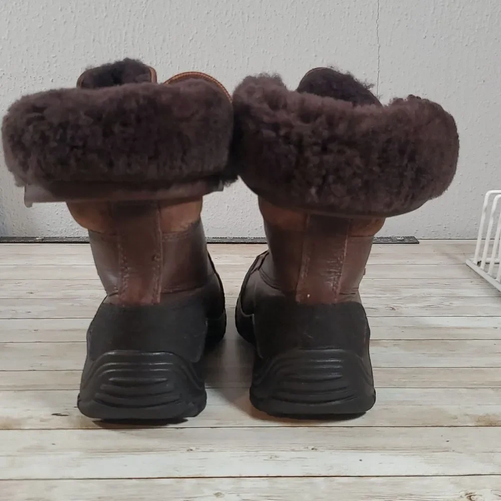 Ugg Adirondack Boots II Obsidian Leather 5446 Size 6 Vibram Soles Event Waterprf